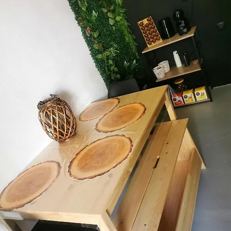 Semesterbostad Linda House *