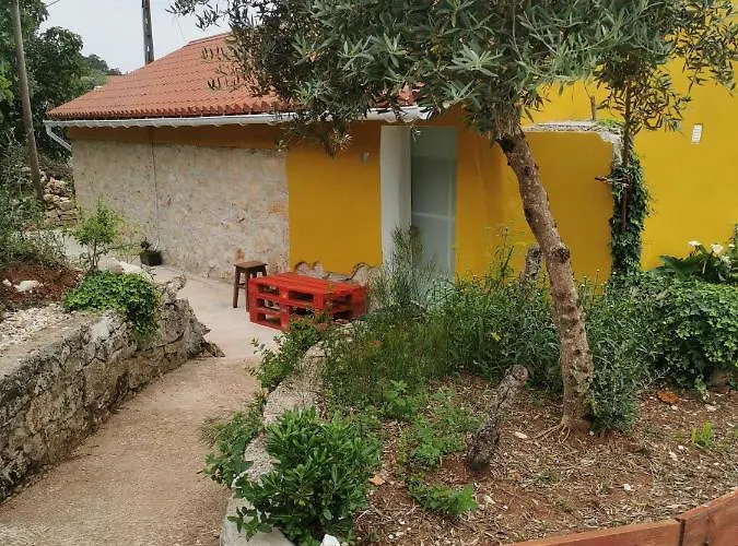 Linda House